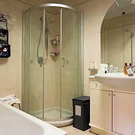 Antica Fonte Residenza Di Hotel Siena