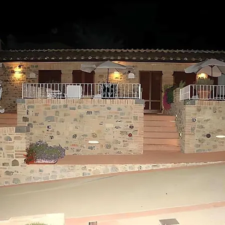 Antica Fonte Residenza Di Hotel 3*